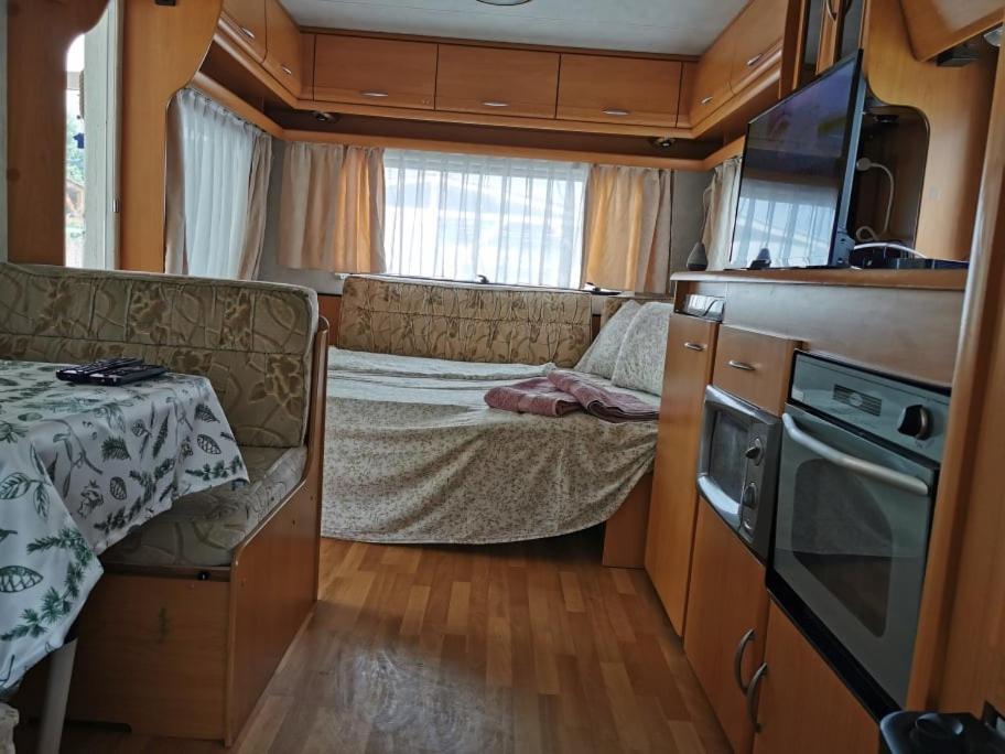 Sea Caravan On The Beach Китен Экстерьер фото