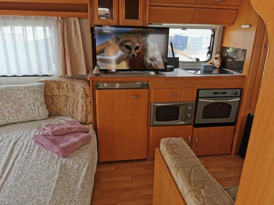 Sea Caravan On The Beach Китен Экстерьер фото