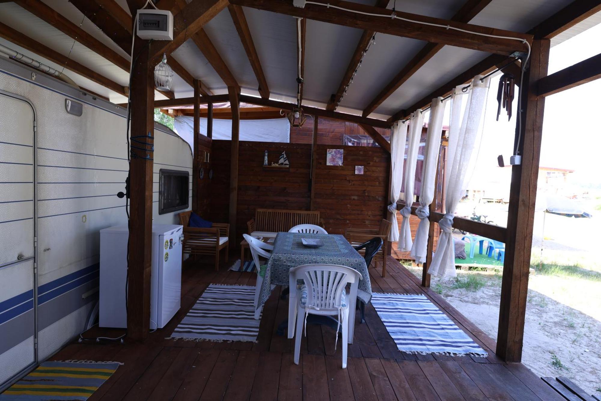 Sea Caravan On The Beach Китен Экстерьер фото