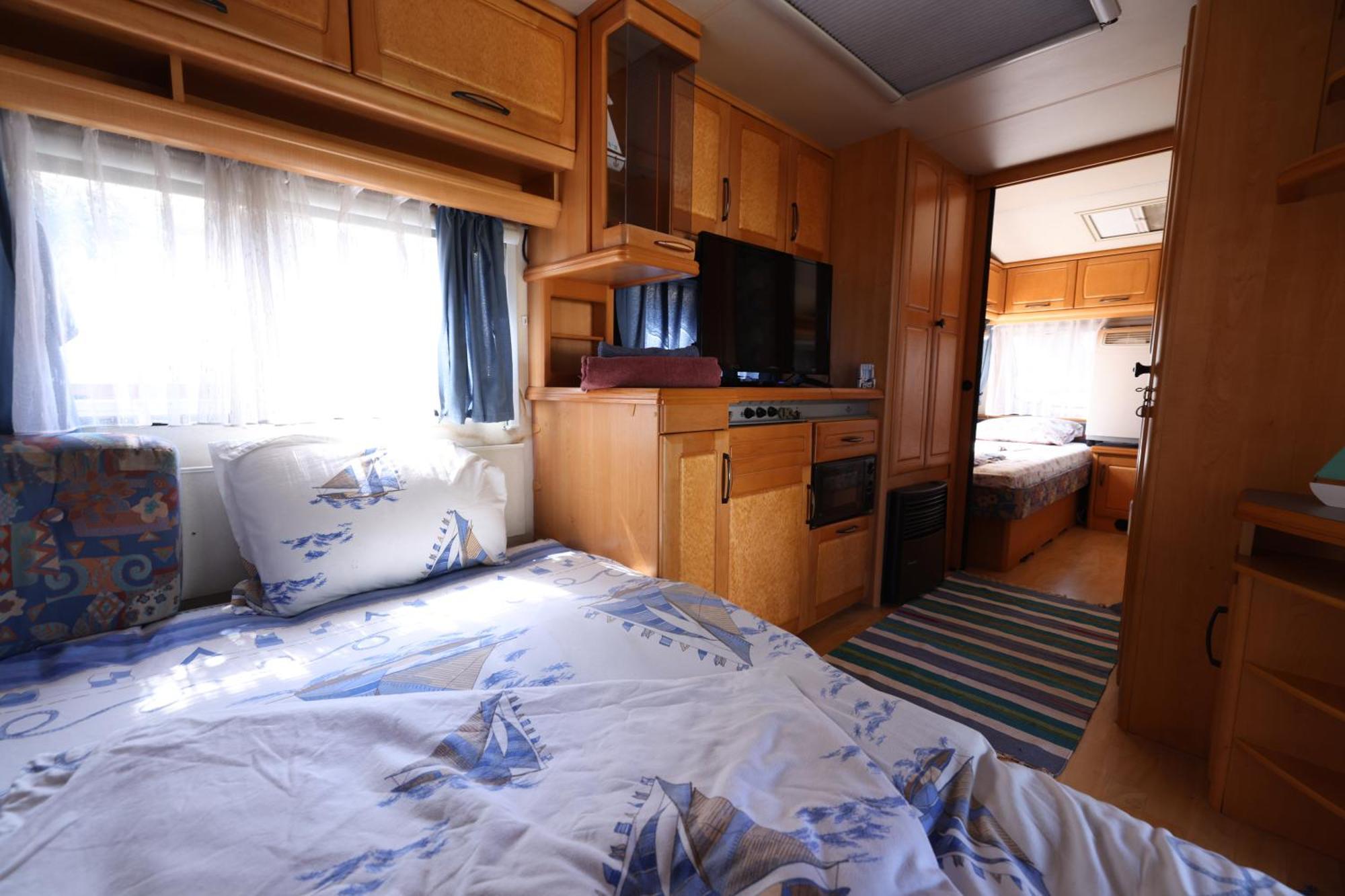 Sea Caravan On The Beach Китен Экстерьер фото