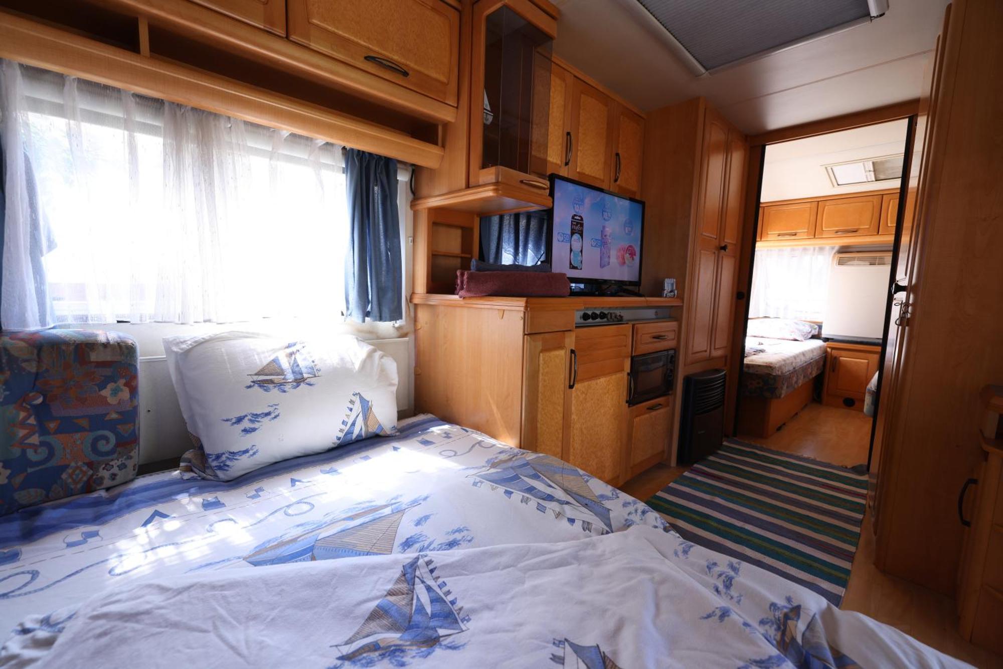 Sea Caravan On The Beach Китен Экстерьер фото